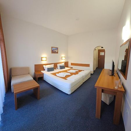 Hotel Liani サニービーチ エクステリア 写真