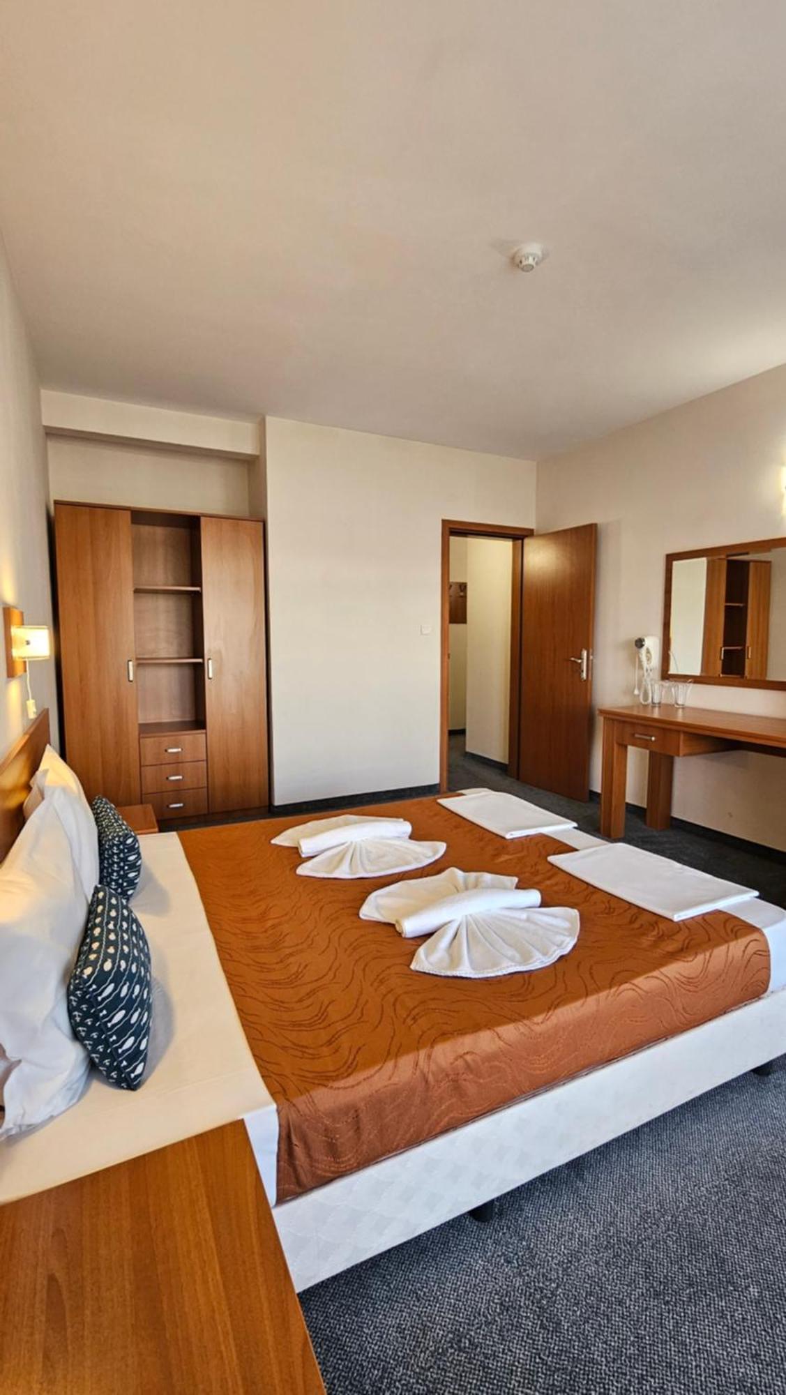Hotel Liani サニービーチ エクステリア 写真
